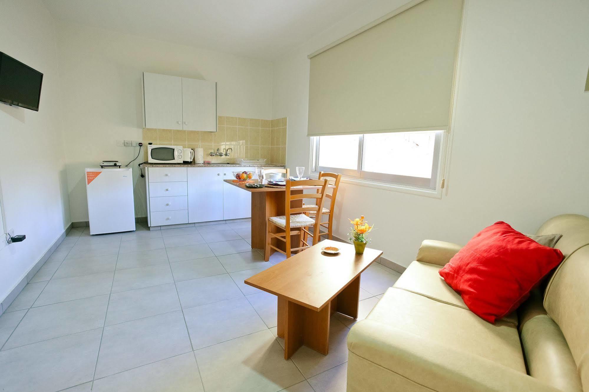 דירות לרנקה P. Ioannou Flats מראה חיצוני תמונה